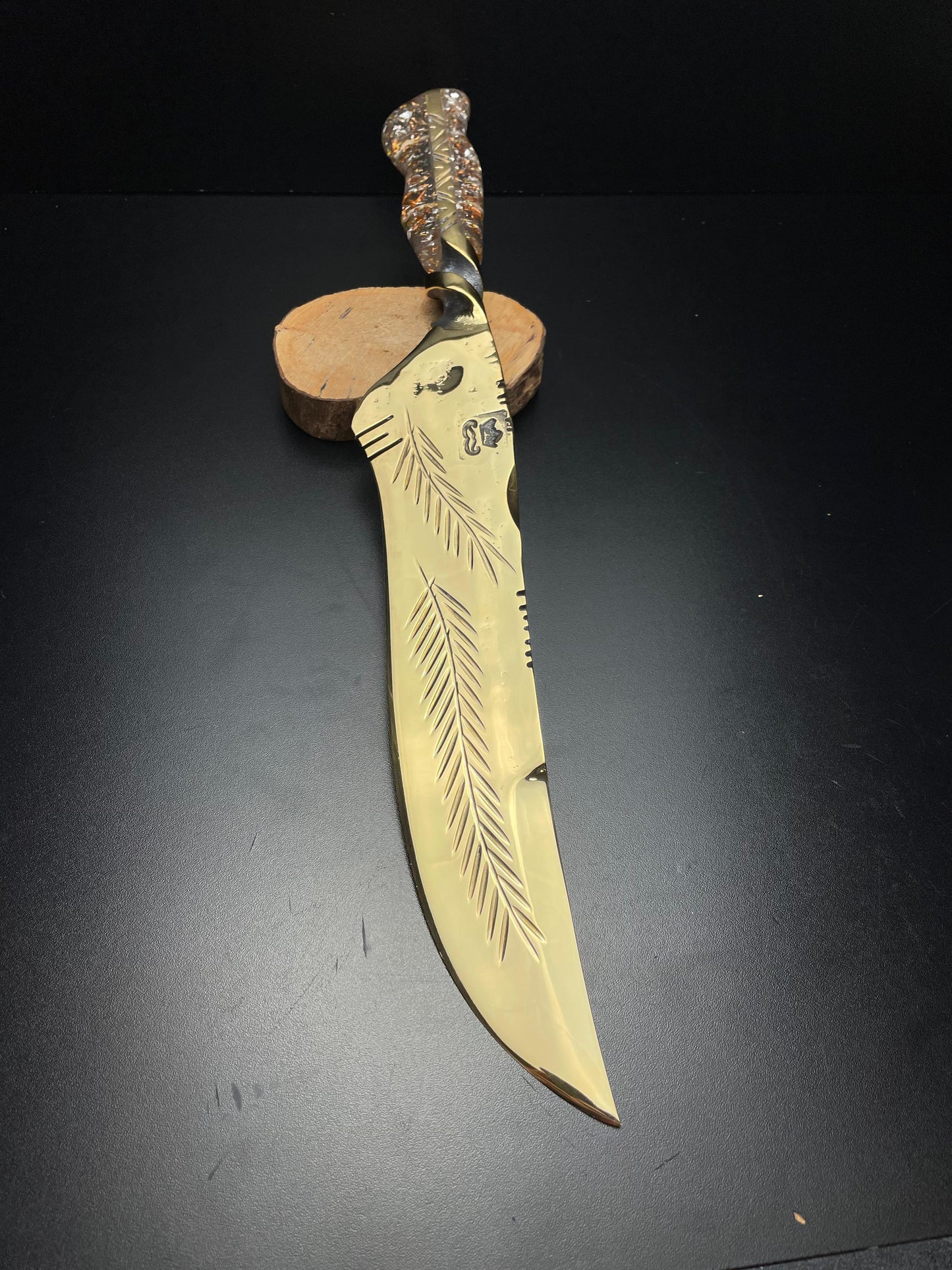 “The Ember King” – Full Gold Collector Knife