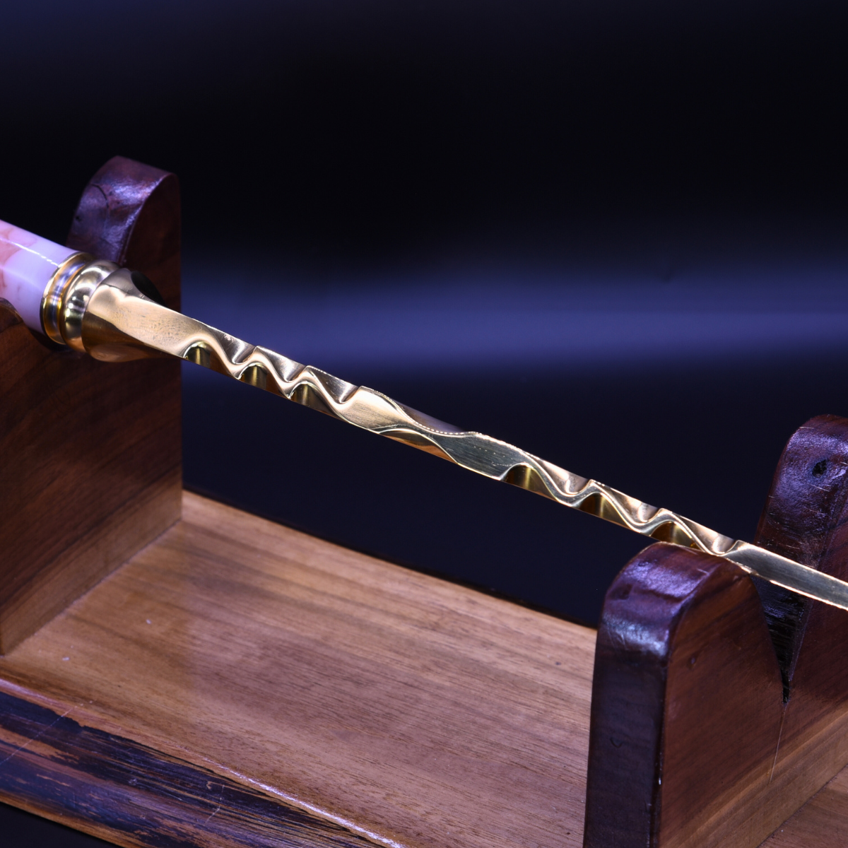 “The Roseblade” — Full Gold Collector Knife