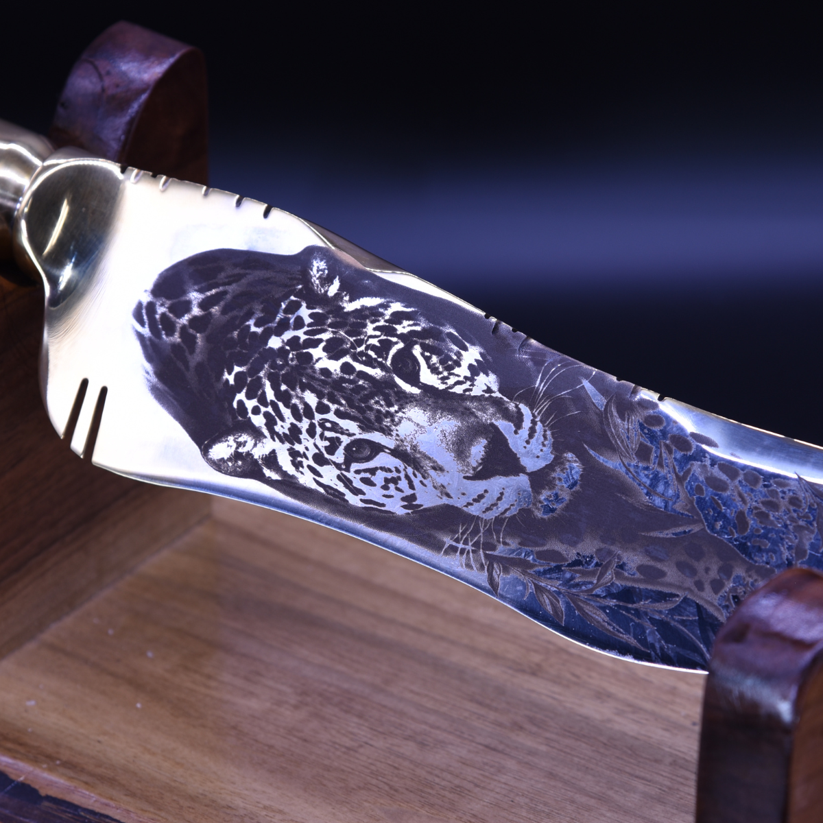 "The Stalker" — Mixed Gold &amp; Steel Collector Knife