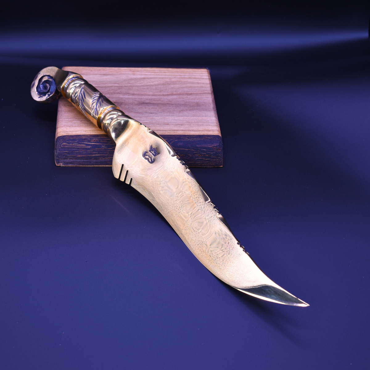 "The Fiddlehead" – Full Gold Collector Knife